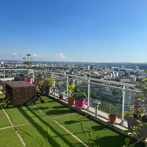 Dans Les Hauteurs De Proche Fourviere Chez L Lyon